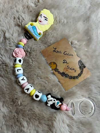 Attache tétine  reine des neige