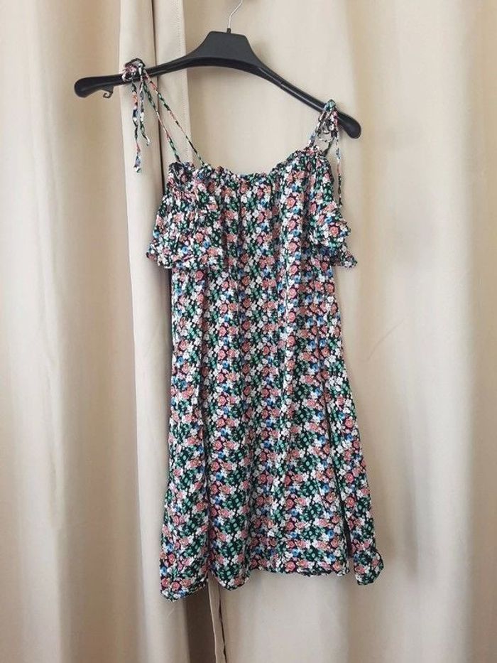 Robe épaule dénudée V Code Paris taille M / L