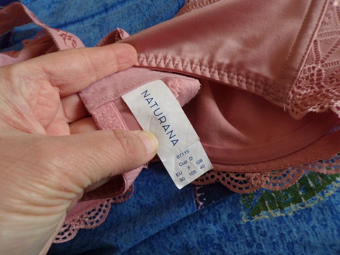 Soutien gorge rose 105D quasi neuf - photo numéro 3