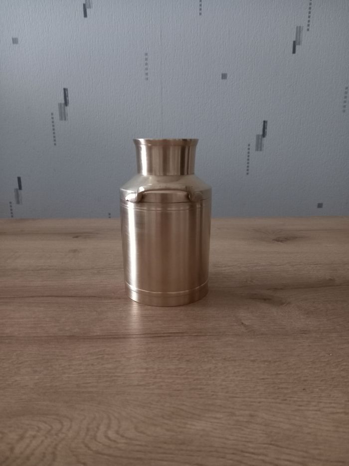Pot à lait en laiton massif. - photo numéro 4