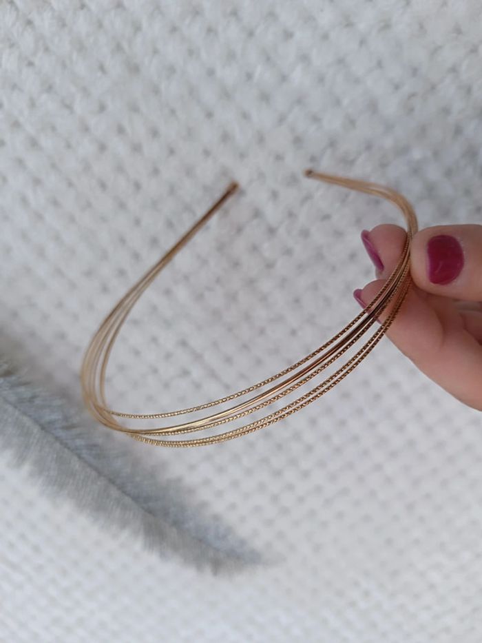 🔸 Serre tête doré à 6 brins - Fille🔸 - photo numéro 2