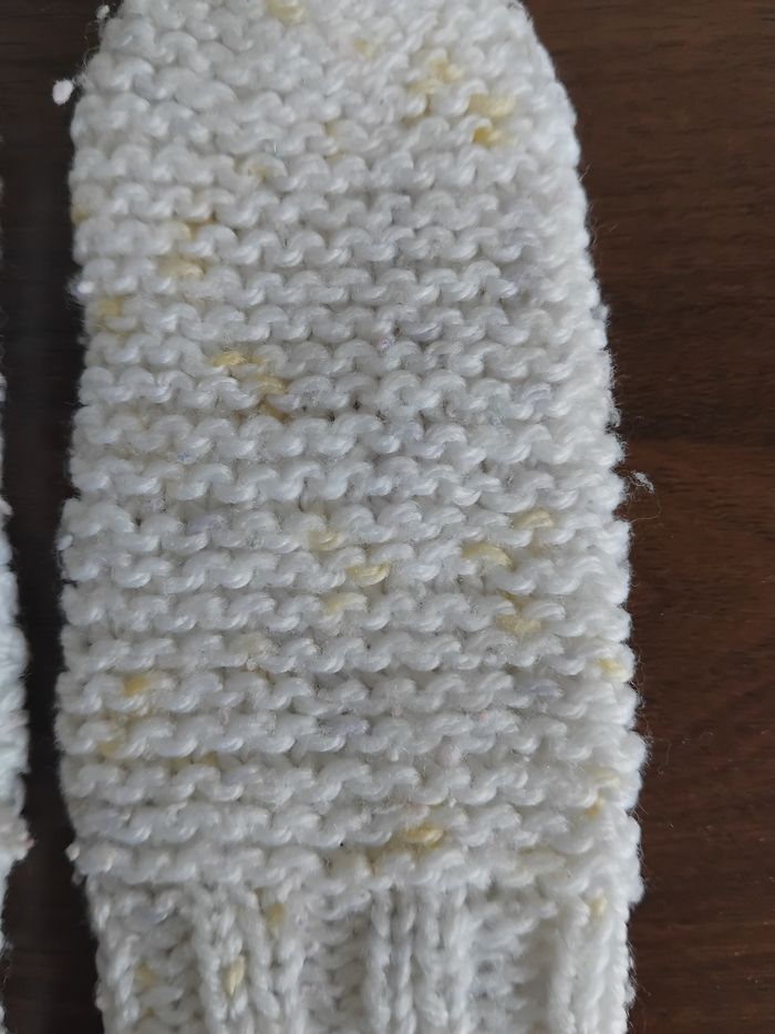 Chaussettes ou moufles pour les mains de bébé 0/3 mois - photo numéro 4