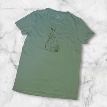 T shirt alien