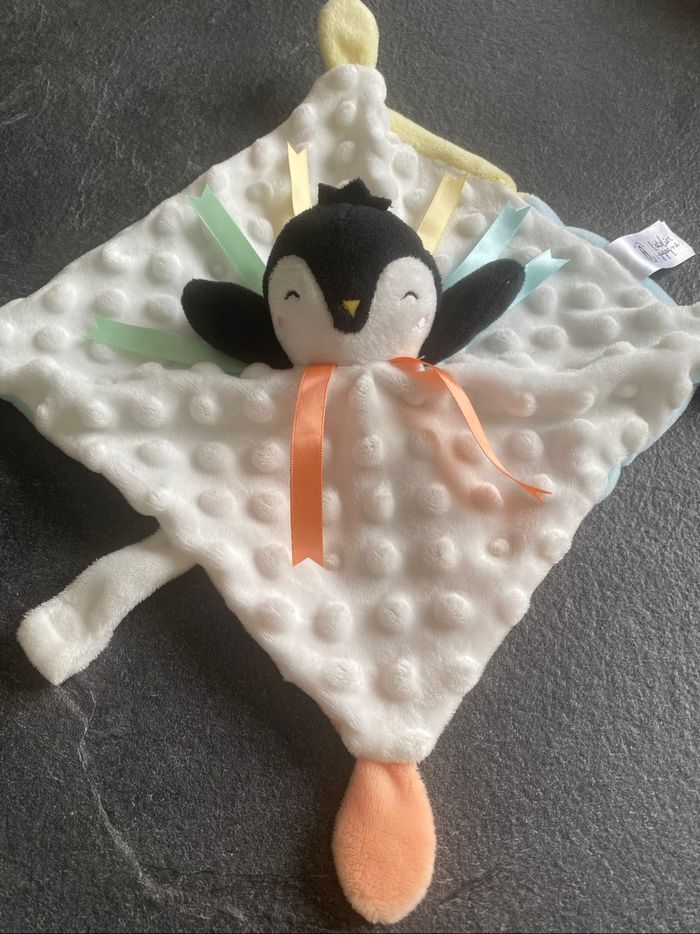 Doudou pingouin plat les émotions l’atelier gigogne