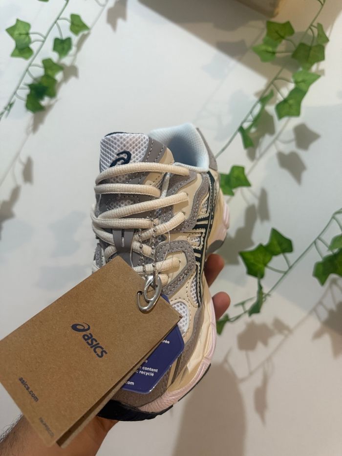 Basket enfants, asics gel NYC taille 33 - photo numéro 2