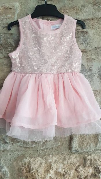 Très jolie robe à sequin 3 mois