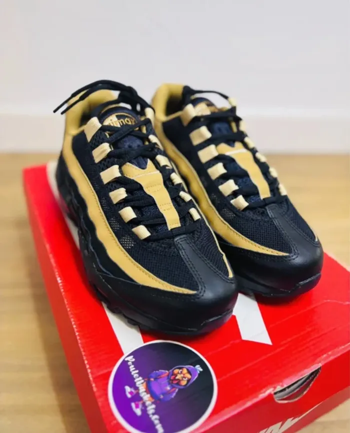 Nike Air Max 95 Black Elemental Gold T37.5 - photo numéro 3