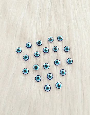 Lot de 20 breloques décoration rondes mauvais oeil nazar