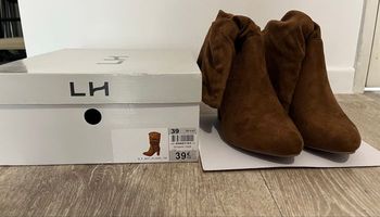 Jolies bottines marron plissées effet daim – taille 39 – avec boîte