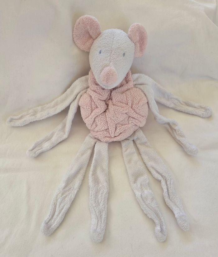 Doudou peluche souris grelot blanche et rose - multi pattes - Tartine et chocolat