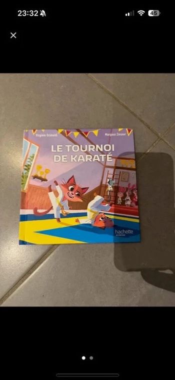 Livre / album - le tournoi de karaté - esprit sportif