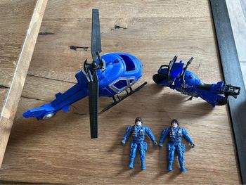 Lot police moto et hélicoptère + 2 figurines