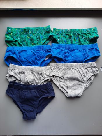 Lot de 7 slips 122-128 C&A