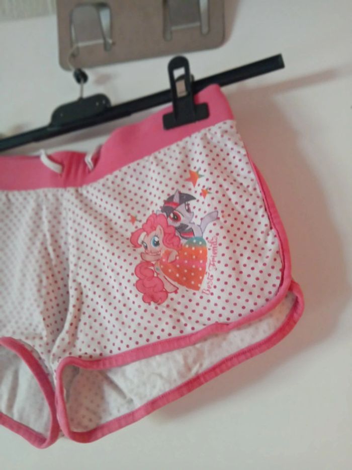 Short blanc à petits pois rose. 6 ans - photo numéro 3