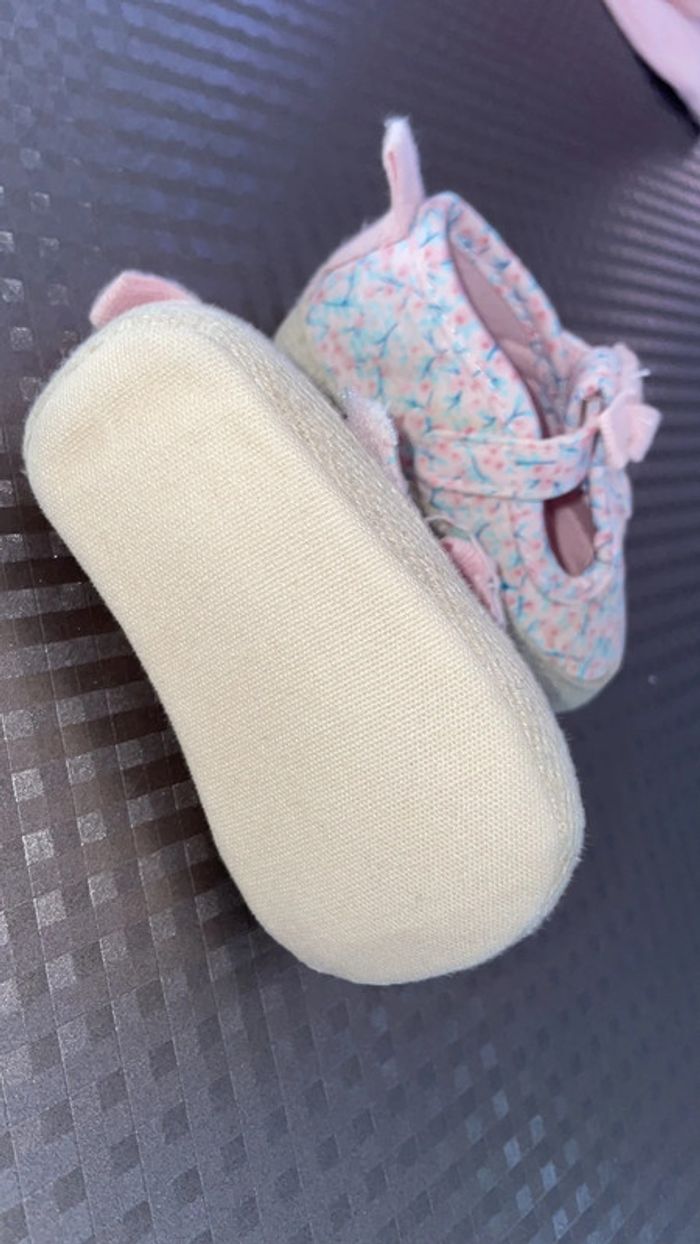 Chaussures style babies 6 mois - photo numéro 4