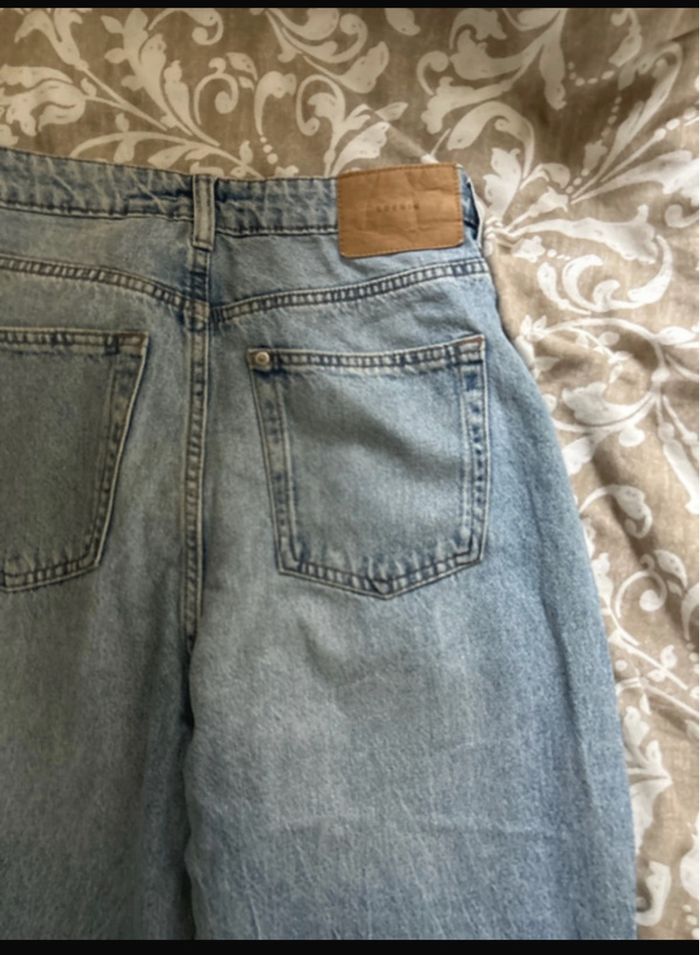 Jean bleu - photo numéro 4