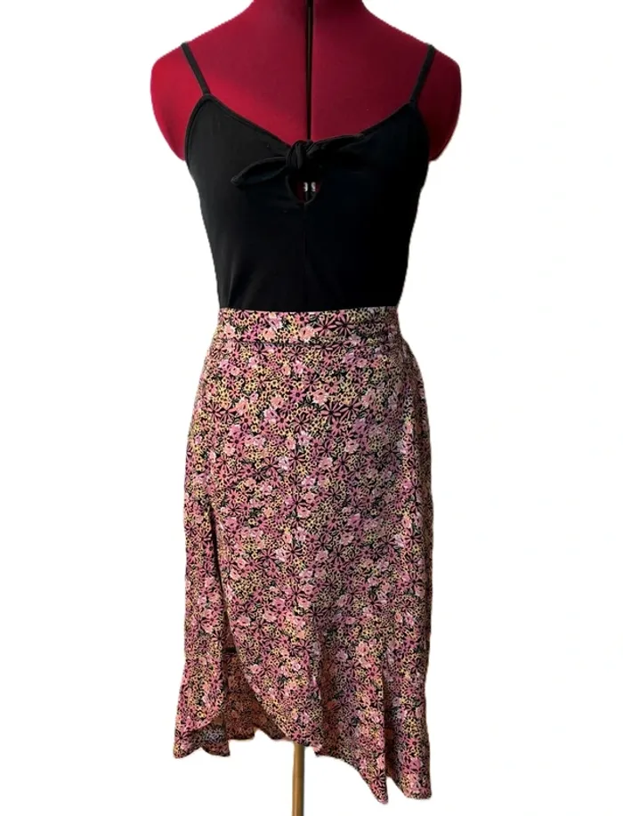 Belle jupe glam folk taille haute fendue à fleurs avec volants et   XS/34 - S/36
