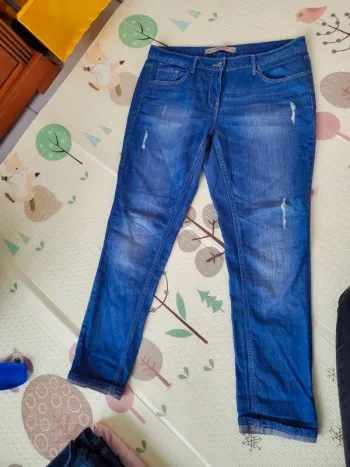 Jean next 12Regular effet troué 40/42