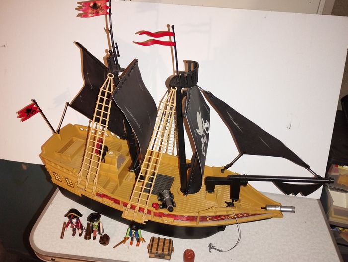 Playmobil bateau pirate