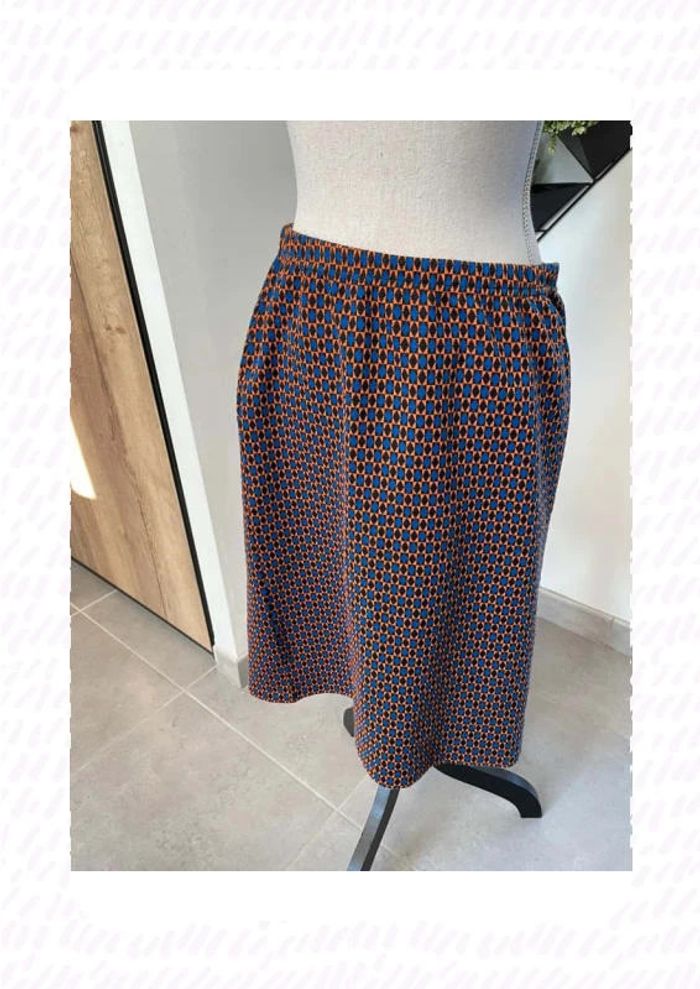 Jupe à motif géométrique sedagyl taille 44 mais je dirais plus petit - photo numéro 3