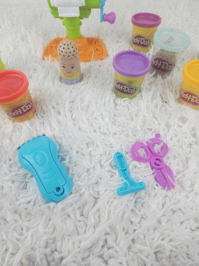 Le coiffeur marque Play-Doh 🎅 - photo numéro 3