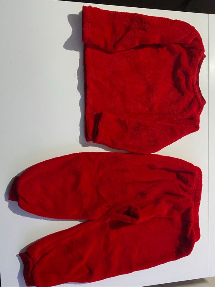 Ensemble rouge pyjama pilou pilou  taille 4 ans la twisty Company - photo numéro 2