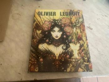 Ledroit art book de 290 pages Neuf