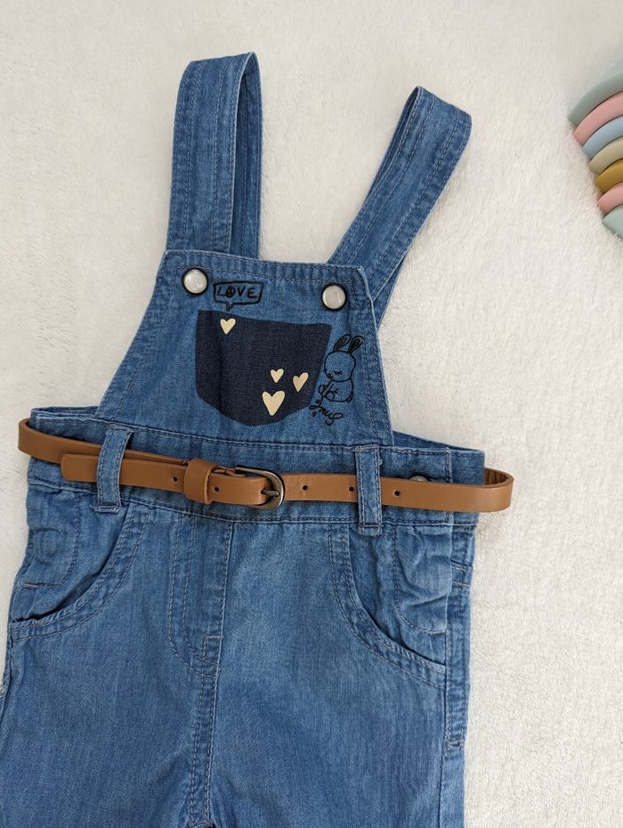 Salopette en jeans avec ceinture - photo numéro 2