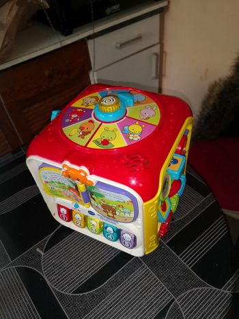 Cube d'éveil vtech