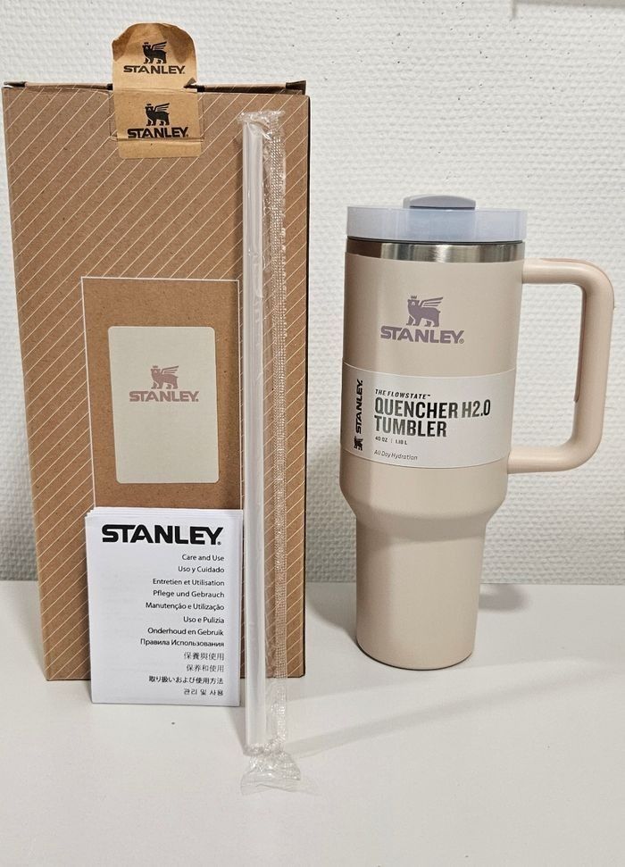 Lot de 4 Gourdes isotherme Stanley - coloris au choix - photo numéro 4