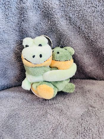 Porte clés grenouille peluches