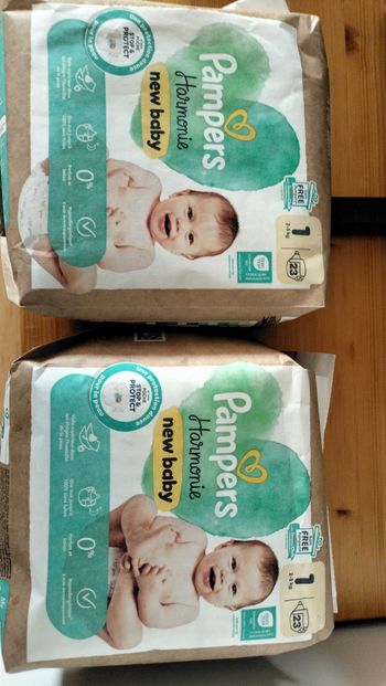 Lot de deux paquets de couches Pampers taille 1