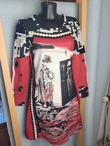 Save the queen robe T.38/40 neuve