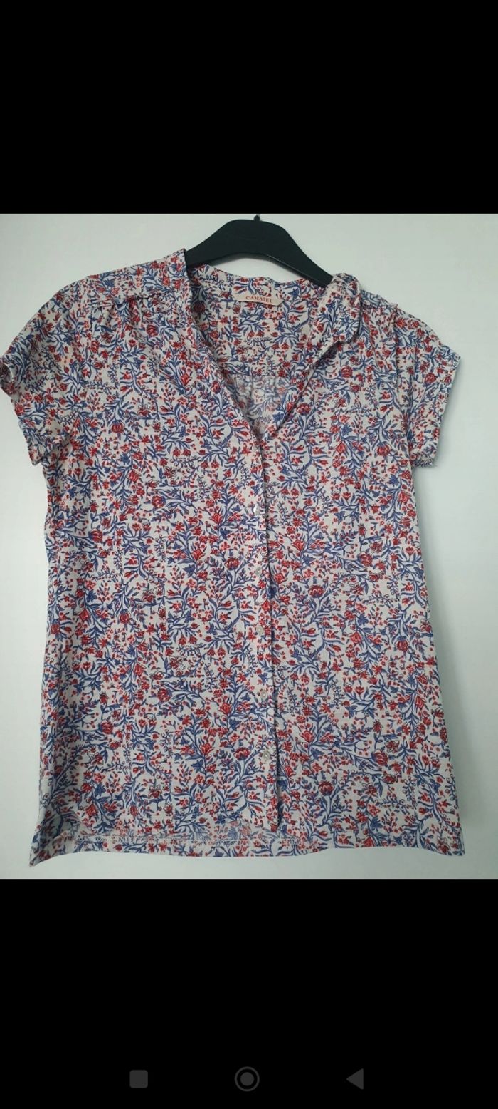 Tee shirt fleurie - photo numéro 2