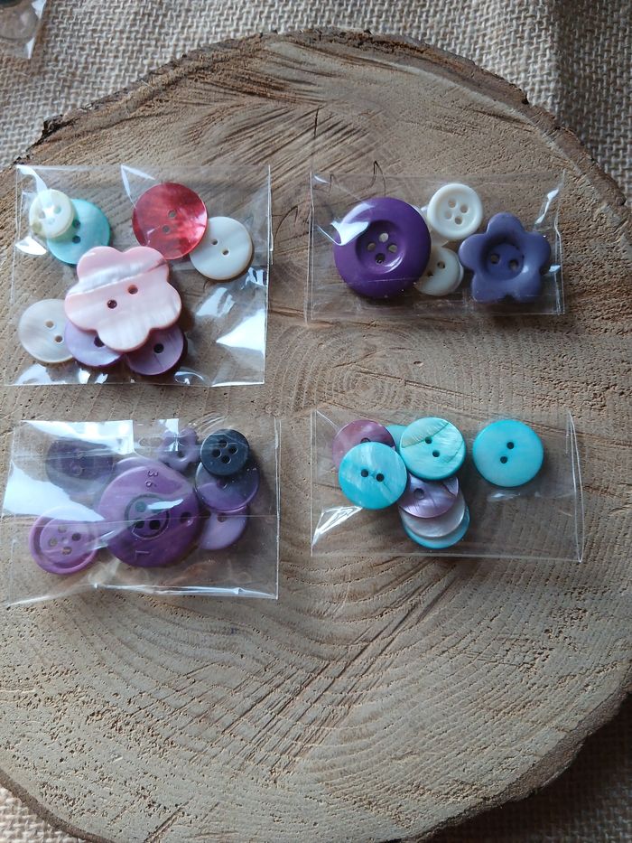 Lot de 4 sachets de boutons