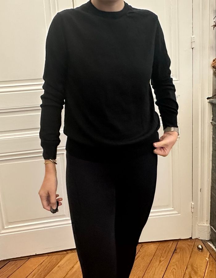 Pull en laine noir Uniqlo homme taille L - photo numéro 2