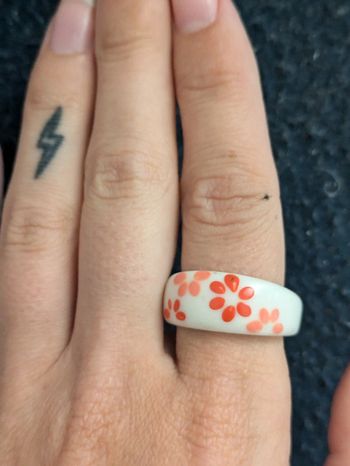 Bague en résine style vintage