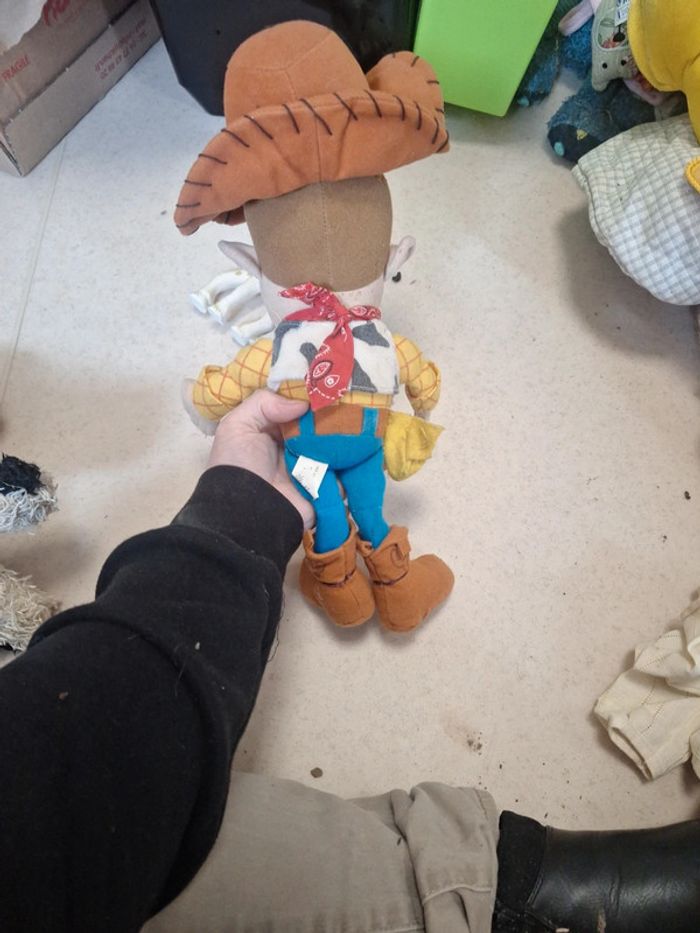 Peluche Woody de Toy story Walt Disney - photo numéro 2