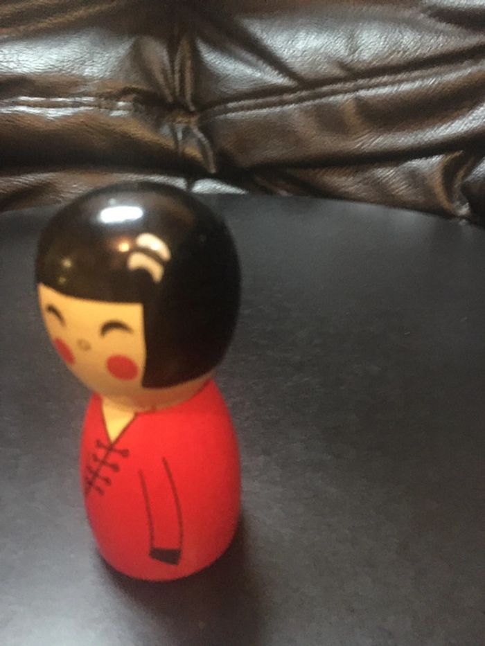 petite figurine en bois femme asiatique - photo numéro 3