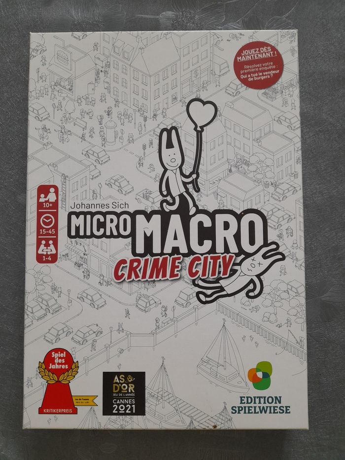 Jeu de société. MICRO MACRO