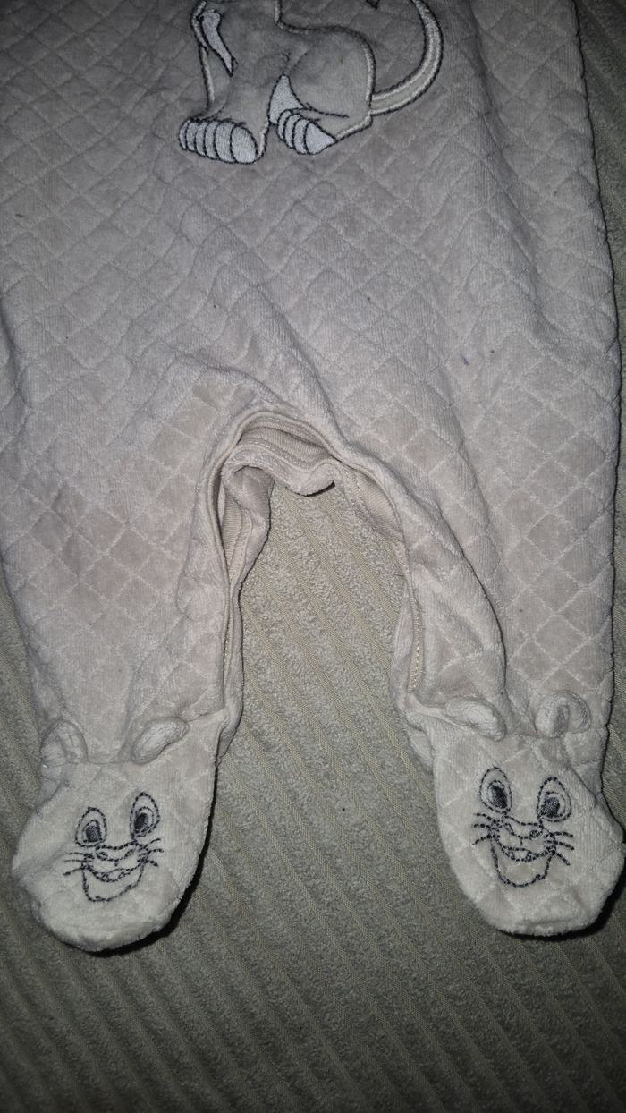 Salopette Le roi lion Simba - 0/1mois 56cm - Disney Baby - Très bon état - photo numéro 4