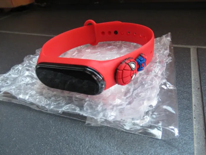 Montre Spiderman rouge Marvel Avengers neuve