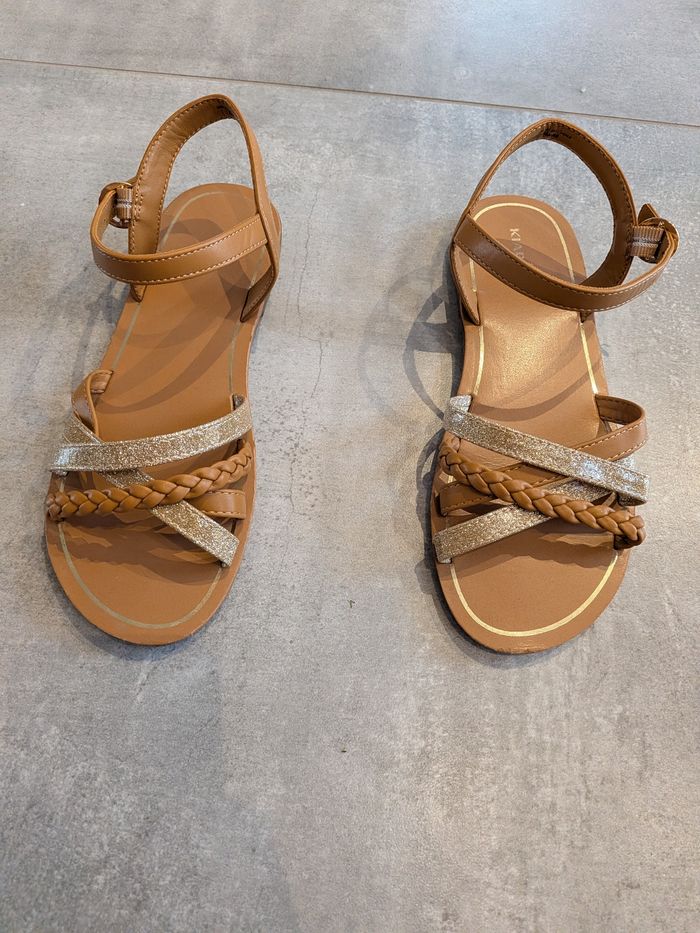 Sandales fille taille 35 - photo numéro 4