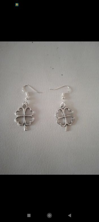 Boucle d'oreille trèfle