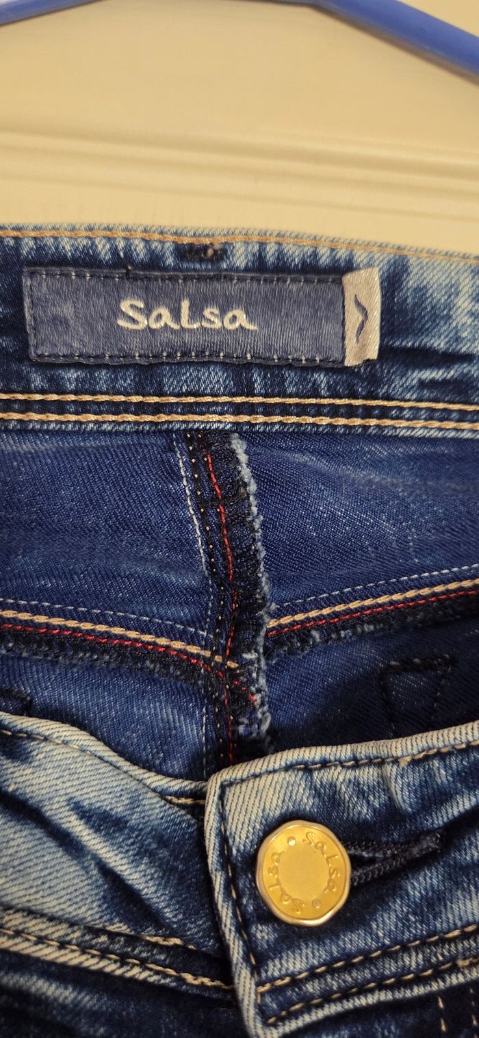 Jean Salsa “Shape Up” – effet galbant, coupe slim, délavé bleu clair – excellent état ! - photo numéro 2