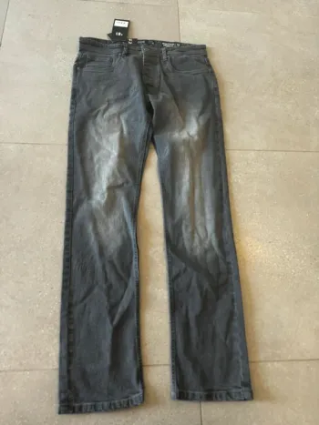 Jean gris Paname Brothers, taille 42, neuf avec étiquette, 44x110cm