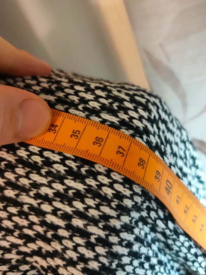 Veste tweed noir et blanc, dos orné de nœuds, une allure sophistiquée et originale - photo numéro 6