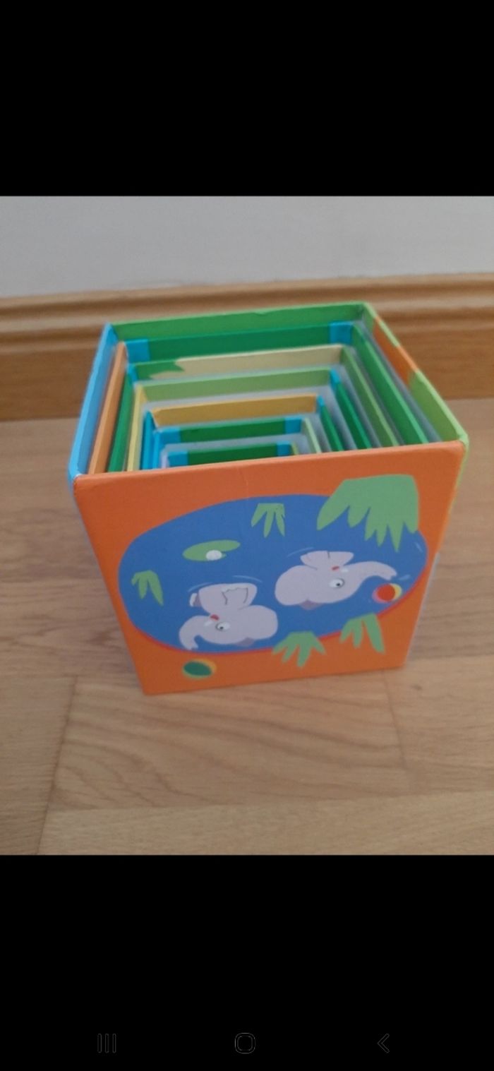Tour de cubes Djeco