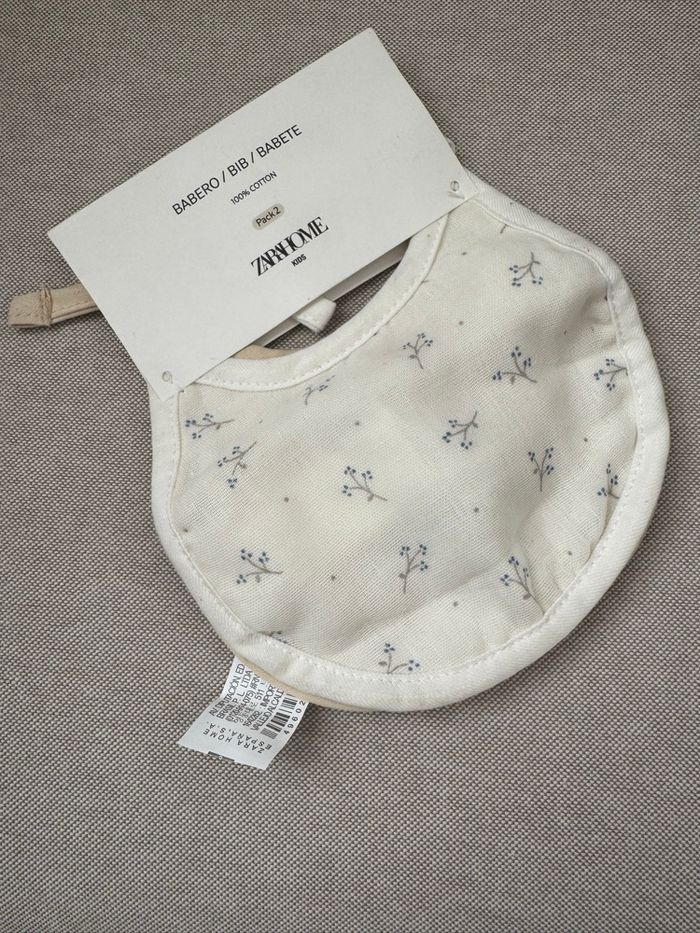 Lot de deux bavoirs Zara neufs
