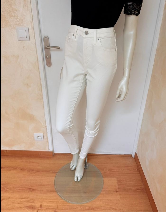 Jean Levi’s 721 High-Rise Skinny – Taille 27/32 – blanc crème – Neuf avec étiquette - photo numéro 9